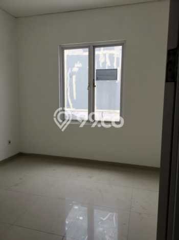Rumah kawasan Cakung, 3 KM, Pemandangan Indah, Luas 200m2m² Bangunan 223m2m² Rumah kawasan Cakung, 3 KM, Pemandangan Indah, Luas 200m2m² Bangunan 223m2m²