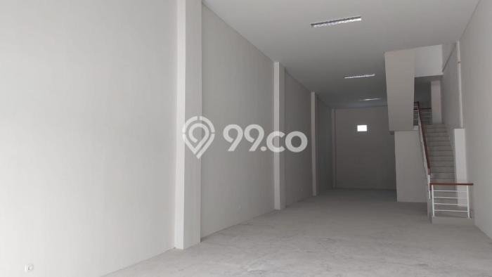 AREA KOMERSIAL! Gudang For Rent di Pulo Gadung, Luas 180m2m², Area Utama, Siap Operasional AREA KOMERSIAL! Gudang For Rent di Pulo Gadung, Luas 180m2m², Area Utama, Siap Operasional