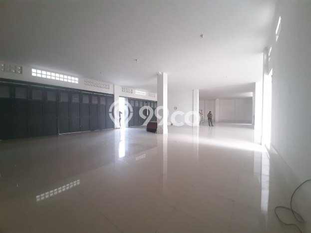 Unit Gudang Disewakan di Gatot Subroto di Area Ramai & Strategis Unit Gudang Disewakan di Gatot Subroto di Area Ramai & Strategis