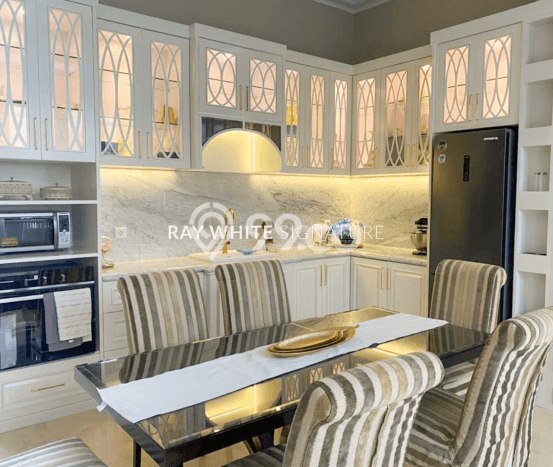 Siap Huni Rumah Mewah 4 Kamar di Kebayoran Baru Dekat ke Mana Saja Siap Huni Rumah Mewah 4 Kamar di Kebayoran Baru Dekat ke Mana Saja