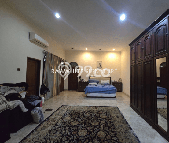 Ready to Use! Premium House LT 865m2 Desain Modern di Kuningan Ready to Use! Premium House LT 865m2 Desain Modern di Kuningan