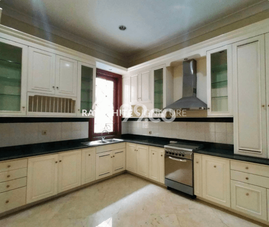 Siap Huni Rumah Mewah 4 Kamar di Kebayoran Baru Dekat ke Mana Saja Siap Huni Rumah Mewah 4 Kamar di Kebayoran Baru Dekat ke Mana Saja