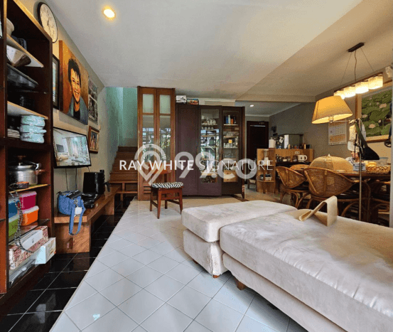 For Sale! Premium House LT 495m2 Desain Elegan di Kuningan For Sale! Premium House LT 495m2 Desain Elegan di Kuningan