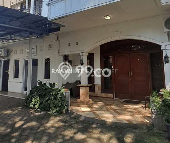 Siap Huni Rumah Mewah 4 Kamar di Kebayoran Baru Dekat ke Mana Saja Siap Huni Rumah Mewah 4 Kamar di Kebayoran Baru Dekat ke Mana Saja
