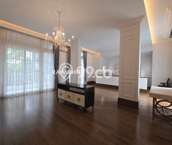 Ready to Use! Premium House LT 540m2 Desain Elegan di Kuningan Ready to Use! Premium House LT 540m2 Desain Elegan di Kuningan