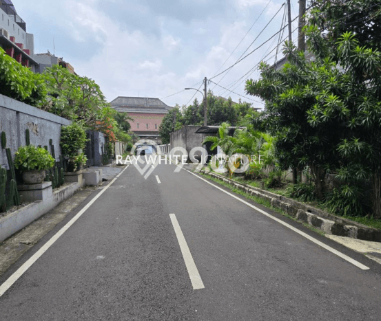 Hunian Eksklusif Siap Huni LT 1834m2 di Cipayung, Jakarta Timur Hunian Eksklusif Siap Huni LT 1834m2 di Cipayung, Jakarta Timur