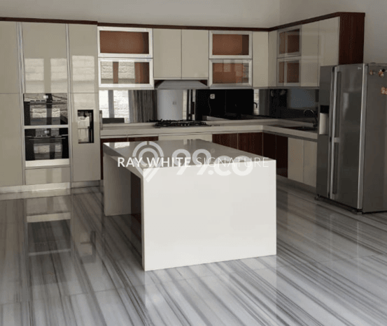 Jual Rumah Luas Megah Dengan View Eksklusif di Kuningan, Jakarta Selatan Jual Rumah Luas Megah Dengan View Eksklusif di Kuningan, Jakarta Selatan
