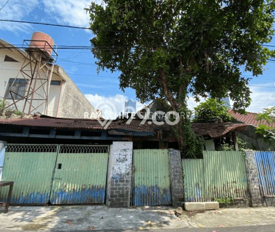 For Sale! Luxury House LT 215m2 Desain Modern di Senopati For Sale! Luxury House LT 215m2 Desain Modern di Senopati