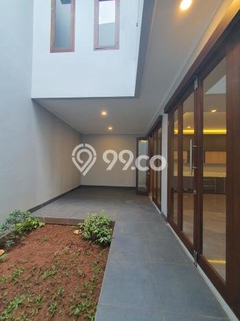 Rumah Elit Modern Tanpa Renovasi di Cipete Jakarta Selatan Rumah Elit Modern Tanpa Renovasi di Cipete Jakarta Selatan