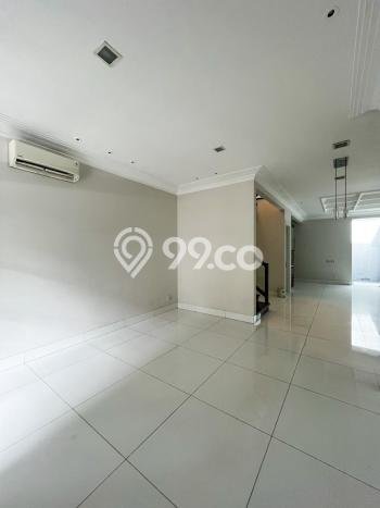 Jual Rumah Luas Megah Dengan View Eksklusif di Pondok Indah, Jakarta Selatan Jual Rumah Luas Megah Dengan View Eksklusif di Pondok Indah, Jakarta Selatan