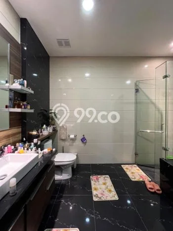 Rumah Mewah LB 450m2 Siap Huni Desain Elegan di Pondok Indah, Jakarta Selatan Rumah Mewah LB 450m2 Siap Huni Desain Elegan di Pondok Indah, Jakarta Selatan