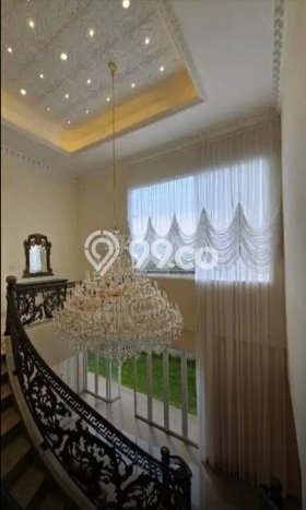 Jual Cepat Hunian Mewah Klasik di Jakarta Selatan Jual Cepat Hunian Mewah Klasik di Jakarta Selatan