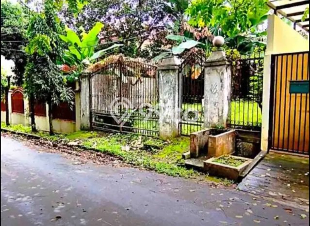 Tanah Dijual Lokasi Strategis di Jakarta Selatan dengan Luas 220m2 Tanah Dijual Lokasi Strategis di Jakarta Selatan dengan Luas 220m2