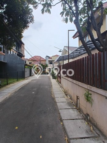 Siap Huni Hunian Elit 13 Kamar di Kebayoran Baru Dekat ke Mana Pun Siap Huni Hunian Elit 13 Kamar di Kebayoran Baru Dekat ke Mana Pun