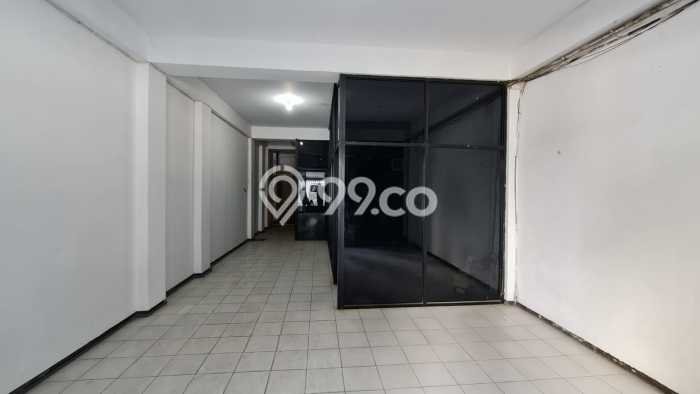 Ruko Bagus Dijual LB 225m2 Lokasi Strategis Surabaya Area Cocok untuk Berbisnis Ruko Bagus Dijual LB 225m2 Lokasi Strategis Surabaya Area Cocok untuk Berbisnis