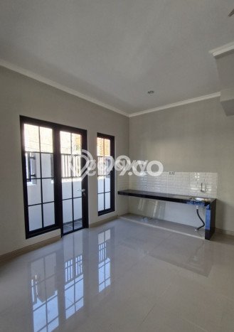 Jual Rumah Bagus Siap Huni LB 83m2 di Wiyung, Surabaya Jual Rumah Bagus Siap Huni LB 83m2 di Wiyung, Surabaya