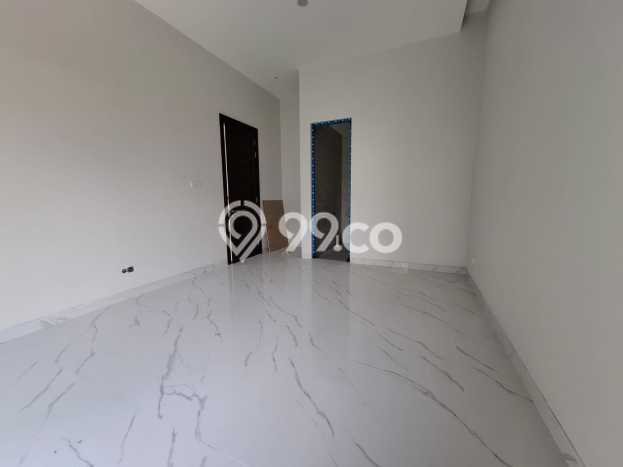Rumah Luxury Modern Tanpa Renovasi di Citraland Surabaya Rumah Luxury Modern Tanpa Renovasi di Citraland Surabaya