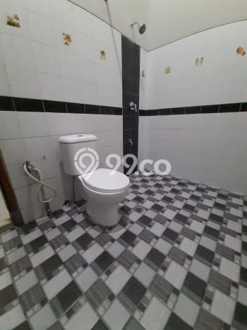 Rumah Sewa Surabaya LT 209m2 LB 200m2 Kawasan Kebraon Rumah Sewa Surabaya LT 209m2 LB 200m2 Kawasan Kebraon