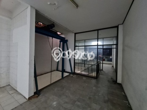 Ruko Dijual di Surabaya LT 85m2 & LB 255m2 Lokasi Terbaik! Ruko Dijual di Surabaya LT 85m2 & LB 255m2 Lokasi Terbaik!