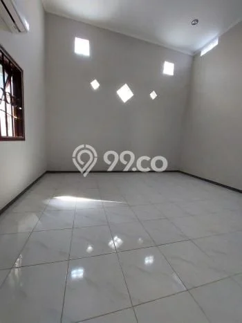 Rumah Sewa Surabaya LT 209m2 LB 200m2 Kawasan Kebraon Rumah Sewa Surabaya LT 209m2 LB 200m2 Kawasan Kebraon