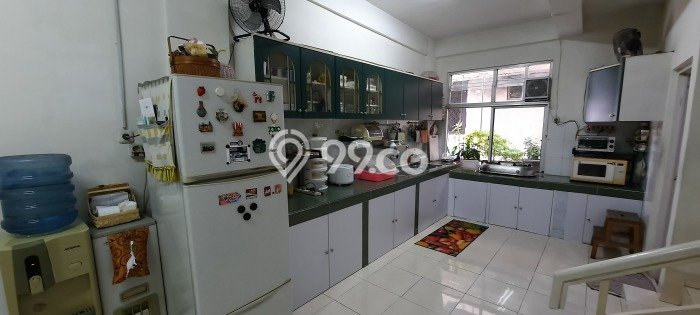 Lokasi Strategis! Dijual Ruko Bisnis di Tambora, Jakarta Barat Kondisi Baik Lokasi Strategis! Dijual Ruko Bisnis di Tambora, Jakarta Barat Kondisi Baik