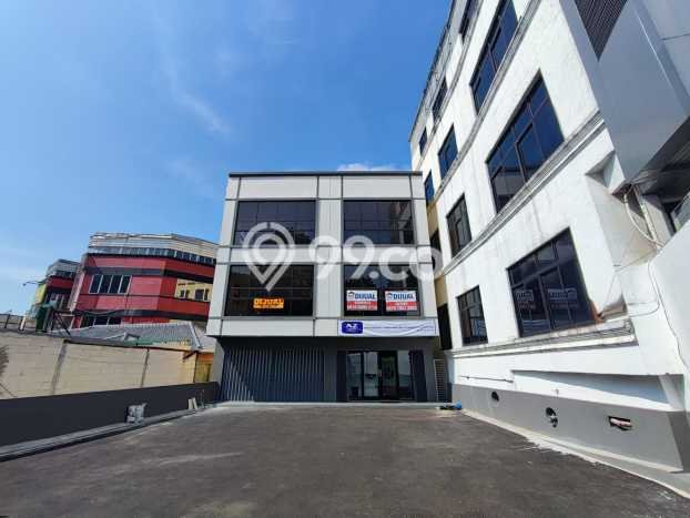 LOKASI PREMIUM! Ruko di Pajajaran, Luas 300m², Area Bisnis LOKASI PREMIUM! Ruko di Pajajaran, Luas 300m², Area Bisnis