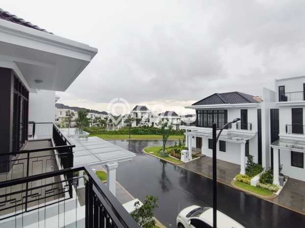 Rumah Siap Pakai di Summarecon Bogor, Bogor, LT 216m² LB 297m² Rumah Siap Pakai di Summarecon Bogor, Bogor, LT 216m² LB 297m²