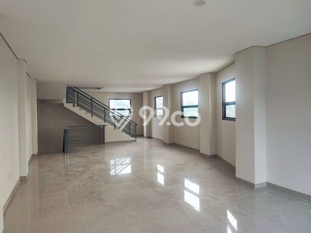 LOKASI PREMIUM! Ruko di Pajajaran, Luas 300m², Area Bisnis LOKASI PREMIUM! Ruko di Pajajaran, Luas 300m², Area Bisnis
