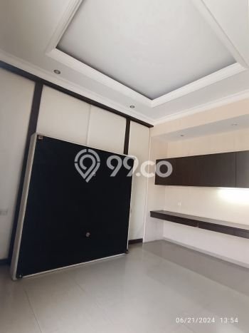NEW LISTING! Rumah di Wiyung, Ready, 4 KT, Dekat Wiyung, Surabaya, Surabaya, Luas 395m² Bangunan 305m² NEW LISTING! Rumah di Wiyung, Ready, 4 KT, Dekat Wiyung, Surabaya, Surabaya, Luas 395m² Bangunan 305m²