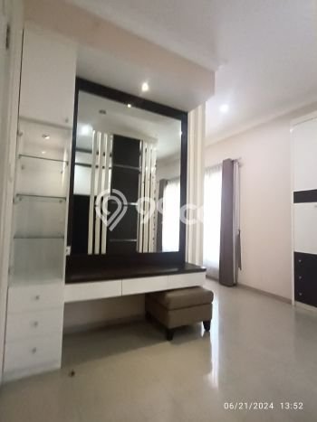 NEW LISTING! Rumah di Wiyung, Ready, 4 KT, Dekat Wiyung, Surabaya, Surabaya, Luas 395m² Bangunan 305m² NEW LISTING! Rumah di Wiyung, Ready, 4 KT, Dekat Wiyung, Surabaya, Surabaya, Luas 395m² Bangunan 305m²