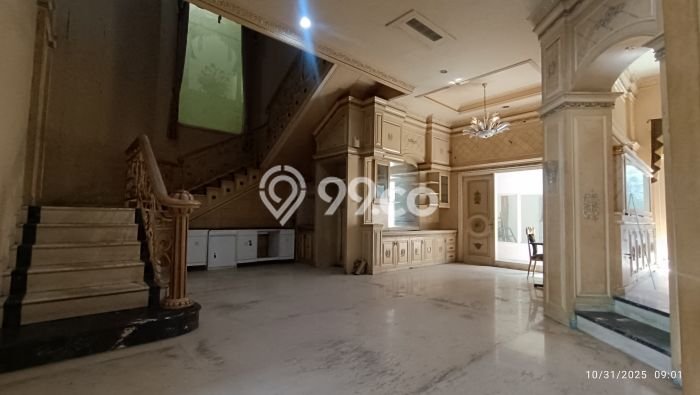 HUNIAN BERKELAS! Rumah Premium , Surabaya, LT 420m2m² LB 550m2m² HUNIAN BERKELAS! Rumah Premium , Surabaya, LT 420m2m² LB 550m2m²