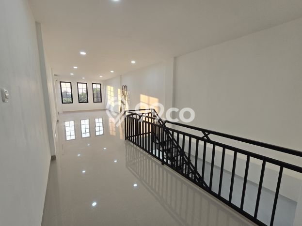 Ruko di , Luas 168m2m², Area Komersial, Posisi Strategis Ruko di , Luas 168m2m², Area Komersial, Posisi Strategis