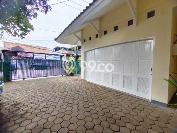 For Sale! Luxury House LT 457m2 Desain Modern di Kukusan For Sale! Luxury House LT 457m2 Desain Modern di Kukusan