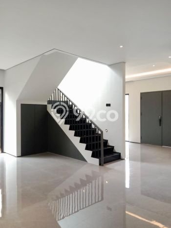 Ready to Use! Luxury House LT 208m2 Desain Modern di BSD The Icon Ready to Use! Luxury House LT 208m2 Desain Modern di BSD The Icon