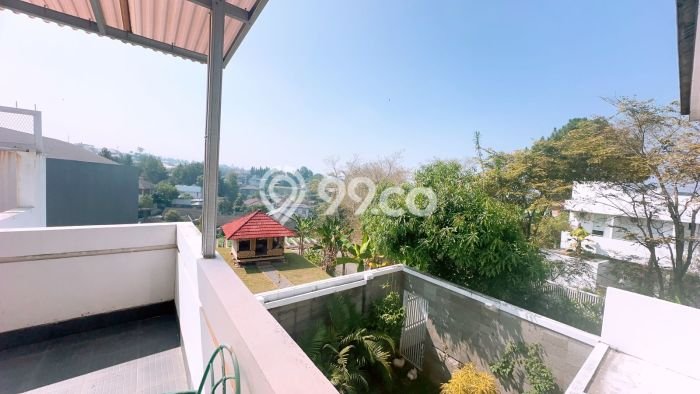 Jual Rumah Luas Megah Dengan View Eksklusif di Setiabudi, Bandung Jual Rumah Luas Megah Dengan View Eksklusif di Setiabudi, Bandung