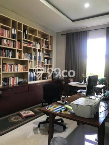 Rumah Terawat 4 KT 5 KM di Citraland, Surabaya Rumah Terawat 4 KT 5 KM di Citraland, Surabaya