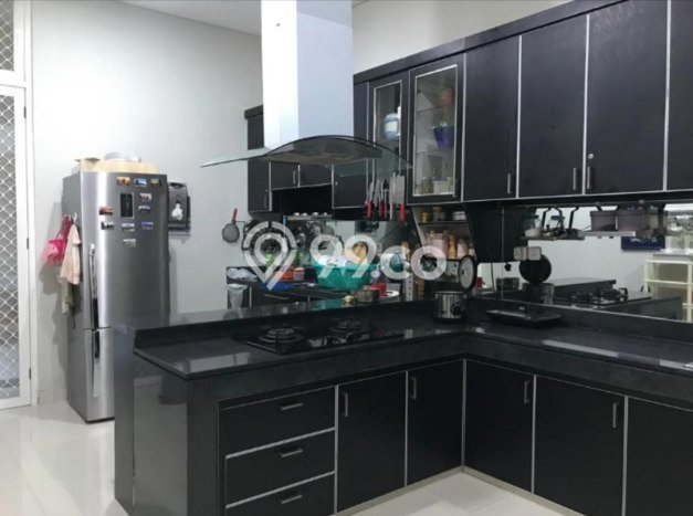 Rumah Terawat 4 KT 5 KM di Citraland, Surabaya Rumah Terawat 4 KT 5 KM di Citraland, Surabaya