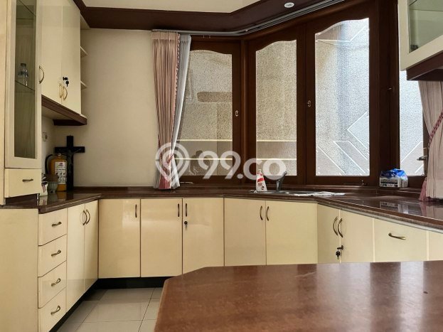 For Sale! Luxury House LT 450m2 Desain Elegan di Manyar For Sale! Luxury House LT 450m2 Desain Elegan di Manyar