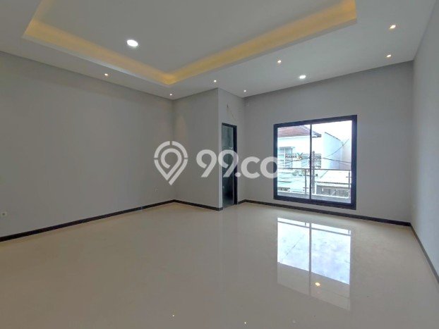 Kesempatan Investasi LT 180m² / LB 300m² di Lokasi Strategis Sutorejo, Surabaya Kesempatan Investasi LT 180m² / LB 300m² di Lokasi Strategis Sutorejo, Surabaya