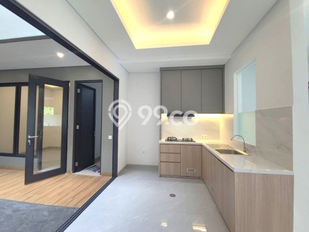 SPECIAL PROPERTY! Rumah di Pakuwon City, LT 140m² Bangunan 240m² SPECIAL PROPERTY! Rumah di Pakuwon City, LT 140m² Bangunan 240m²