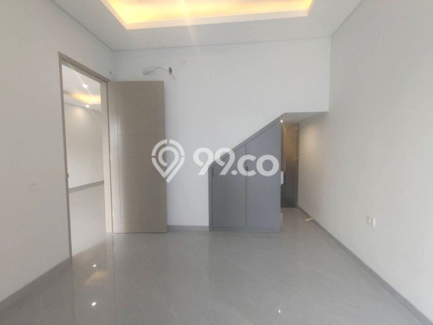 SPECIAL PROPERTY! Rumah di Pakuwon City, LT 140m² Bangunan 240m² SPECIAL PROPERTY! Rumah di Pakuwon City, LT 140m² Bangunan 240m²