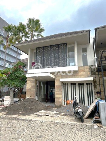 Rumah Nyaman Wiyung, Area Tenang - LT 425m² Rumah Nyaman Wiyung, Area Tenang - LT 425m²