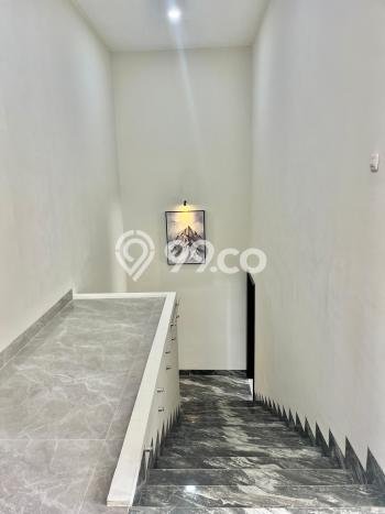Rumah Berkualitas area Citraland, Surabaya, Luas 210m² LB 330m² - BISA KPR! Rumah Berkualitas area Citraland, Surabaya, Luas 210m² LB 330m² - BISA KPR!