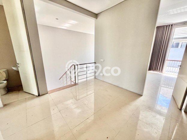 NEW LISTING! Rumah di Wiyung, Siap Huni, 4 KT, Dekat Wiyung, Surabaya, Surabaya, Luas 240m² Bangunan 270m² NEW LISTING! Rumah di Wiyung, Siap Huni, 4 KT, Dekat Wiyung, Surabaya, Surabaya, Luas 240m² Bangunan 270m²