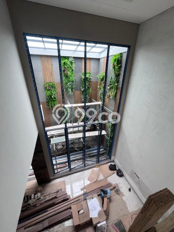 Rumah Bagus di , Surabaya, LT 210m2m² Bangunan 400m2m² HARGA MENARIK! Rumah Bagus di , Surabaya, LT 210m2m² Bangunan 400m2m² HARGA MENARIK!