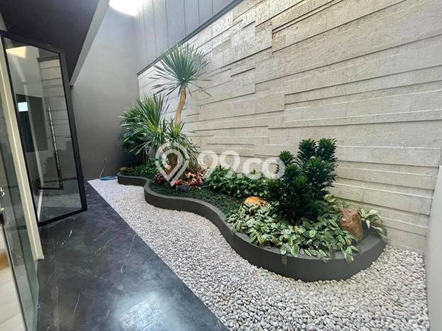 Rumah Elit LB 600m2 Siap Huni Desain Elegan di Citraland, Surabaya Rumah Elit LB 600m2 Siap Huni Desain Elegan di Citraland, Surabaya