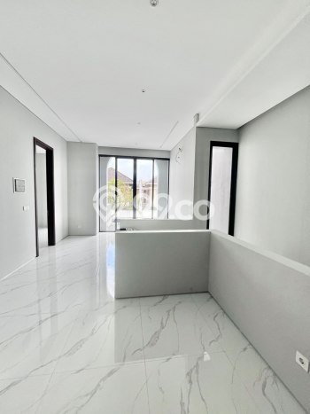 Ready to Use! Premium House LT 210m2 Desain Elegan di Citraland Ready to Use! Premium House LT 210m2 Desain Elegan di Citraland