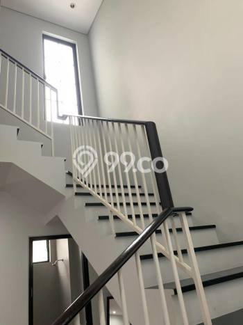 Rumah Elit Modern Tanpa Renovasi di Citraland Surabaya Rumah Elit Modern Tanpa Renovasi di Citraland Surabaya