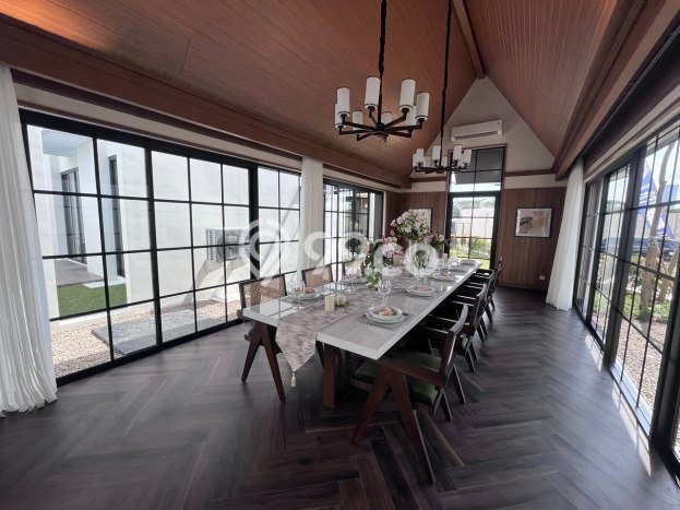 For Sale! Premium House LT 280m2 Desain Elegan di Graha For Sale! Premium House LT 280m2 Desain Elegan di Graha