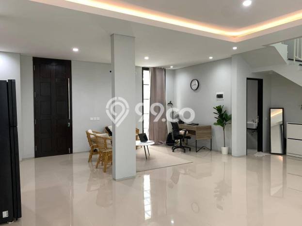 Rumah Elit Modern Tanpa Renovasi di Citraland Surabaya Rumah Elit Modern Tanpa Renovasi di Citraland Surabaya